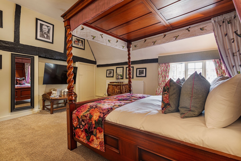 Superior Four Poster Room photo 3