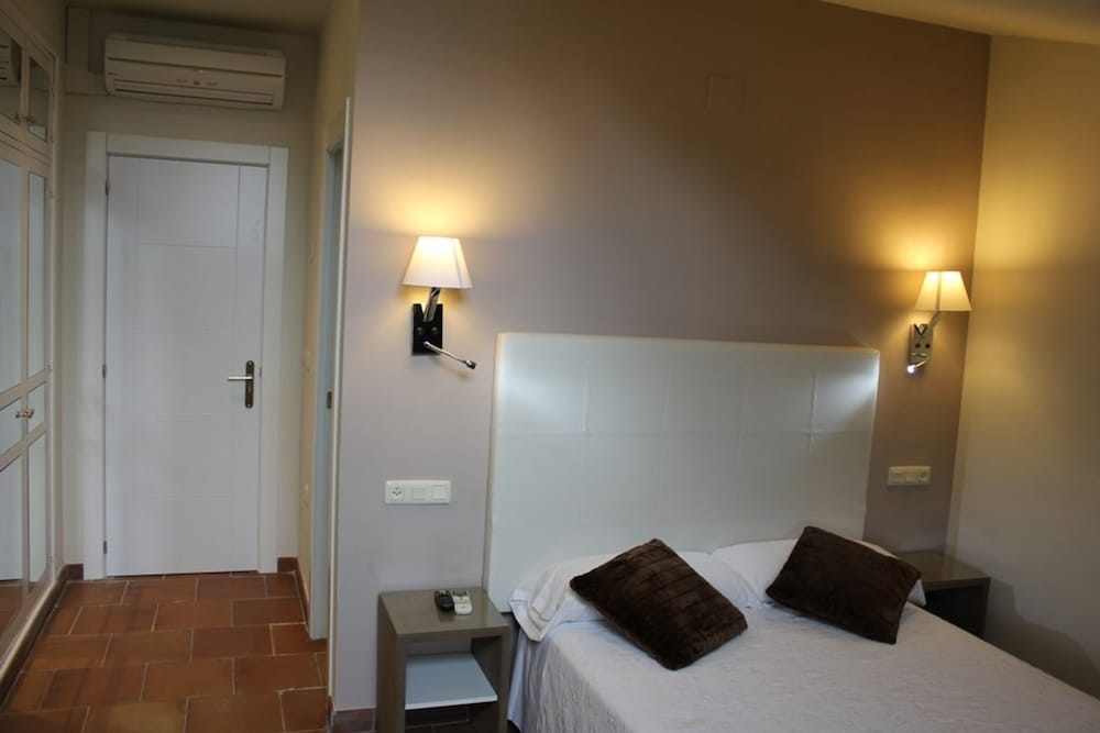 Double Room - Photo 5