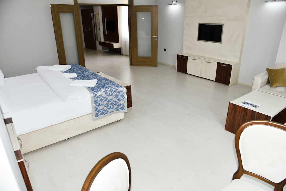 Luxury Suite, 2 Bathrooms, Sea View