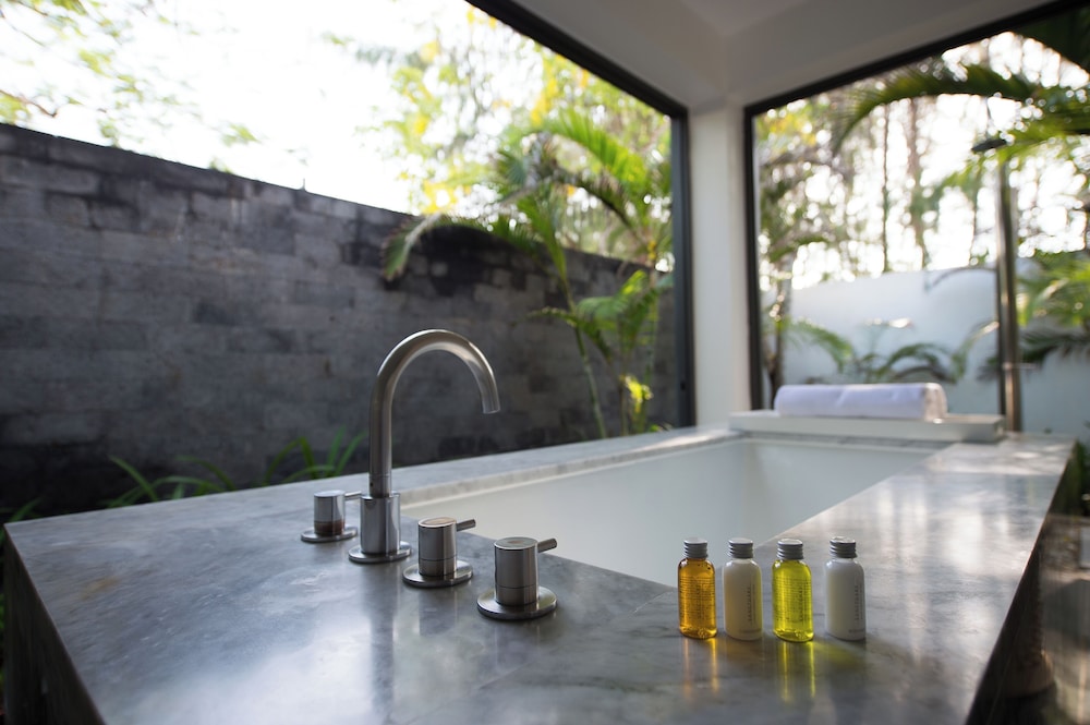 Premium Riverfront Pool Villa photo 3