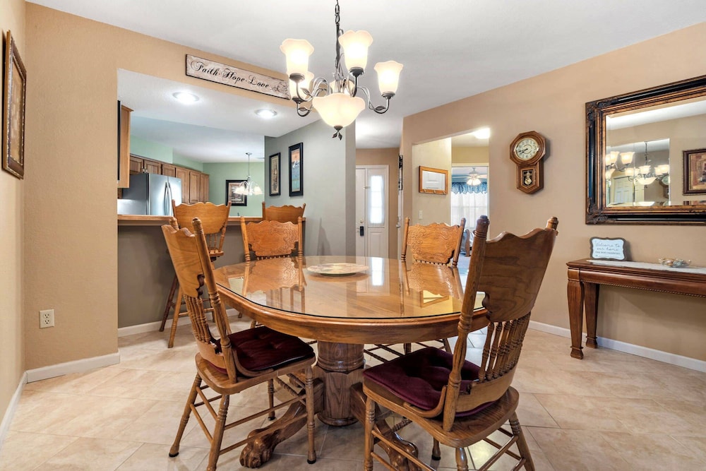 Condo, Multiple Beds, Fireplace, Garden View (Wimbledon Beauty)