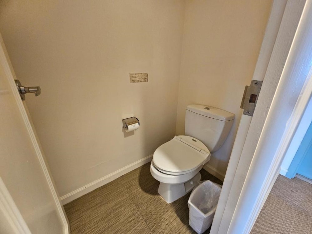Quest Tower Standard Room, Non Smoking photo 3