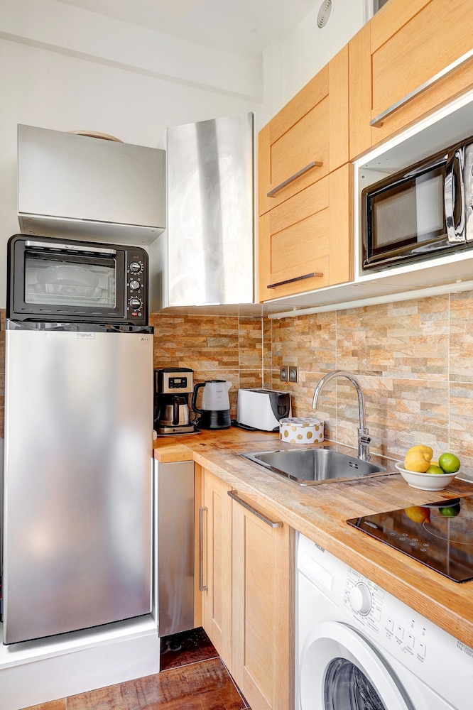 City Studio, 1 Double Bed with Sofa bed, Non Smoking photo 3