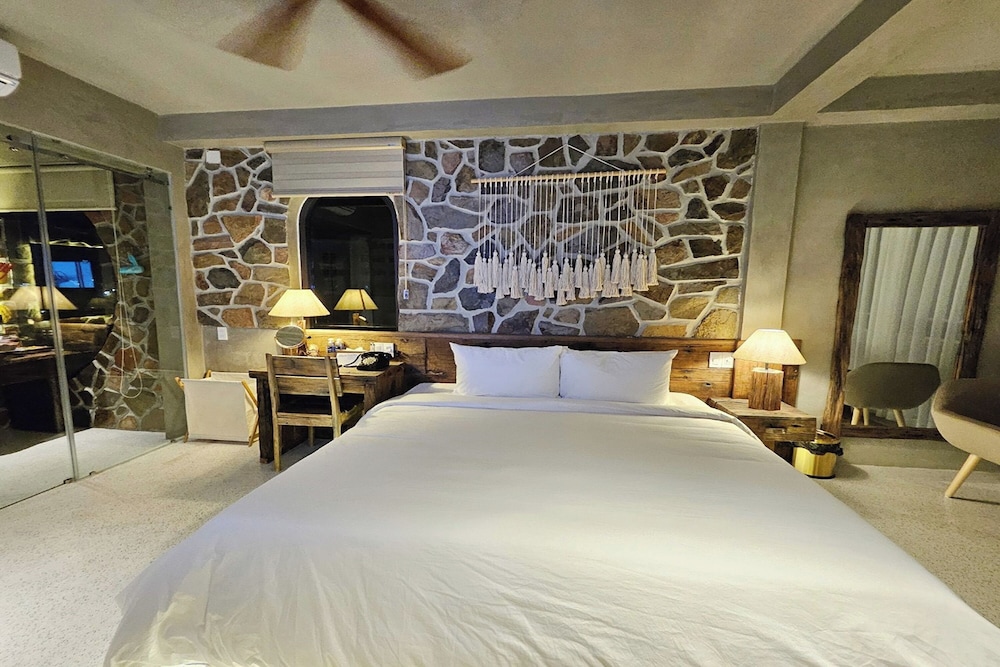 VIP Room - Photo 9