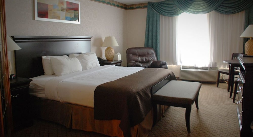 Suite, 1 Bedroom, Fireplace (Not Pet Friendly) photo 1