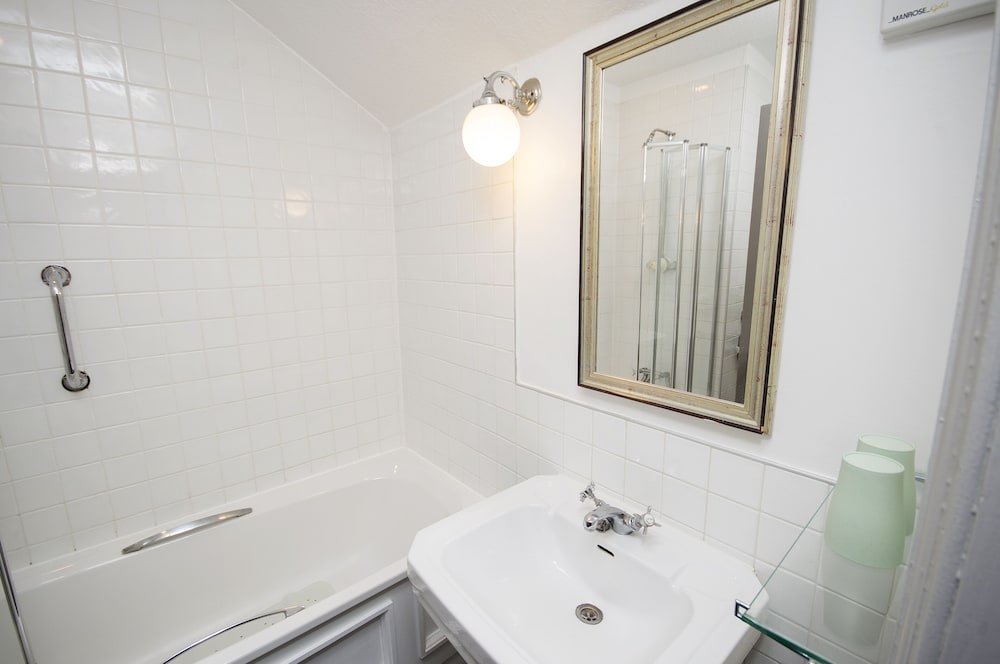 Classic Double Room - Photo 5
