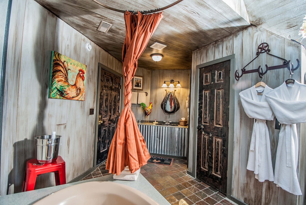 Loft (Hayloft)
