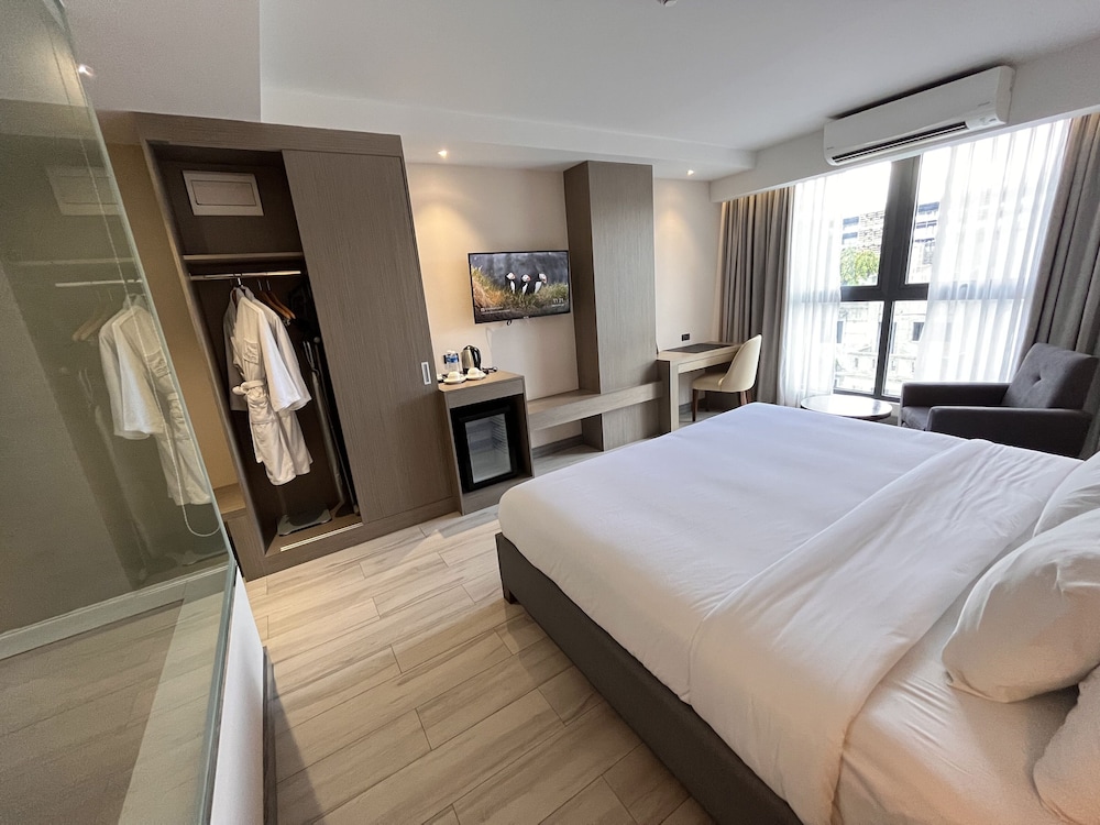 Deluxe Room - Photo 1