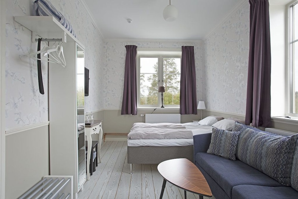 Economy Quadruple Room, Multiple Beds, Golf View