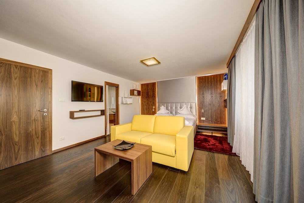 Suite, 1 Bedroom, Sauna photo 3