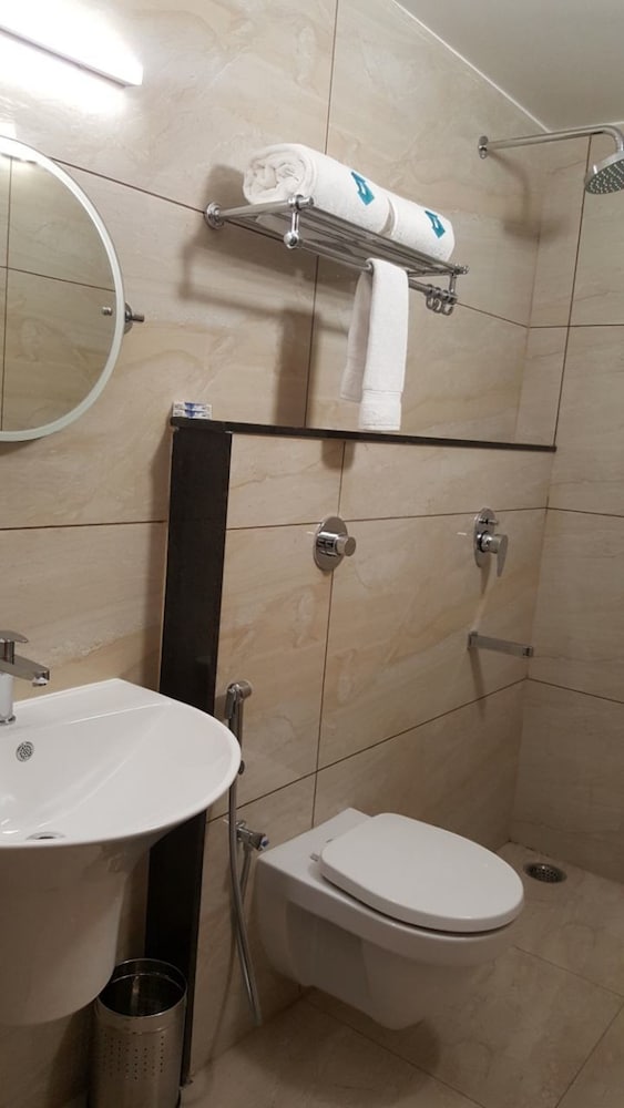 Deluxe Room, 2 Twin Beds, Non Smoking - Photo 2