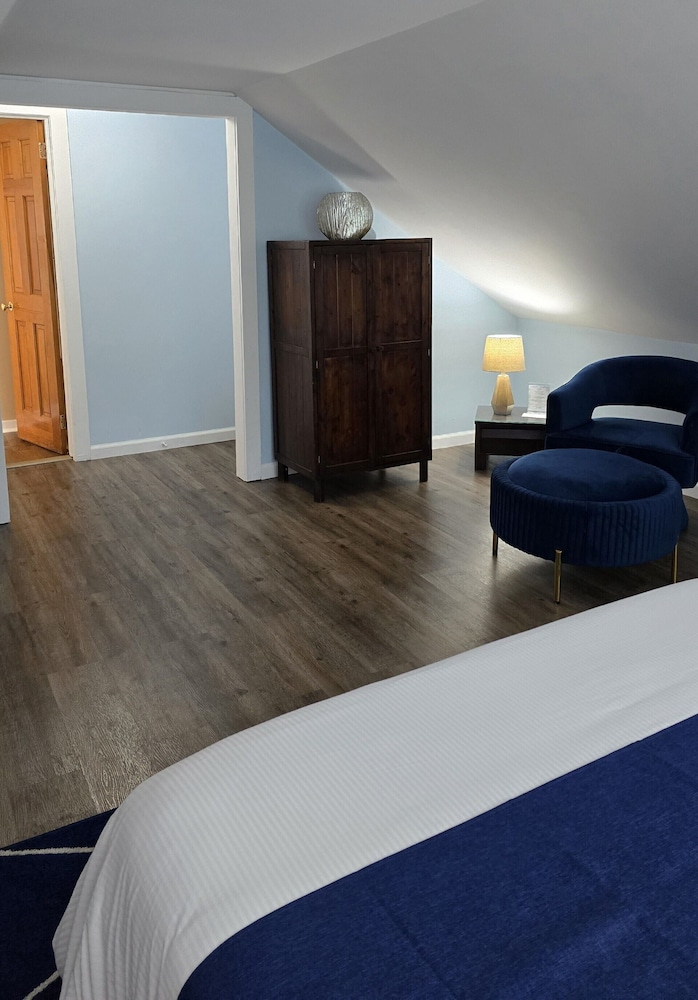 Classic Room, 1 Queen Bed photo 3