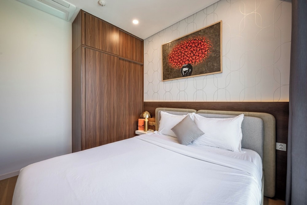Presidential Suite, 2 Bedrooms, Business Lounge Access, City View