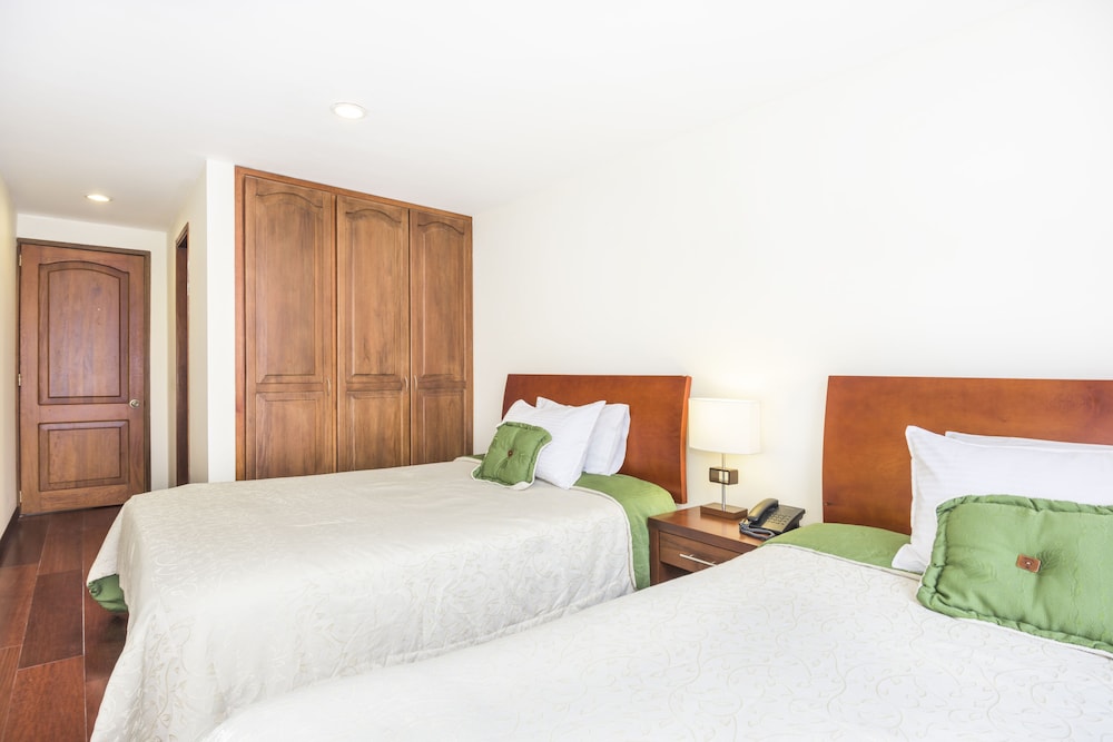 Room, 2 Double Beds - Photo 3