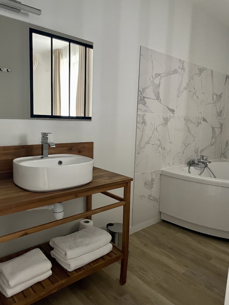 Standard Double Room - Photo 2