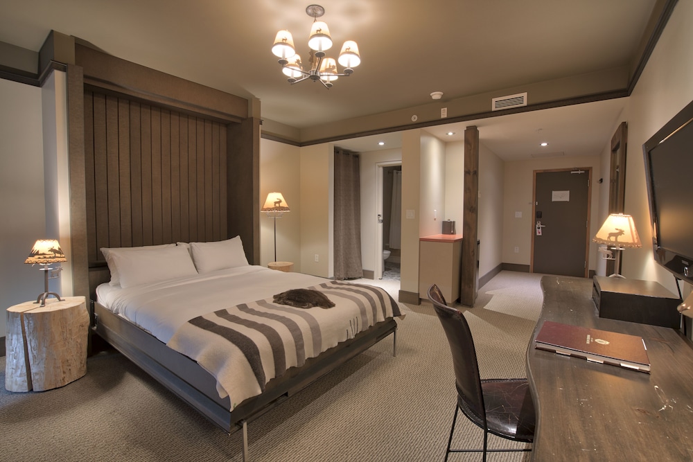 Comfort Room, 1 King Bed, Accessible photo 1
