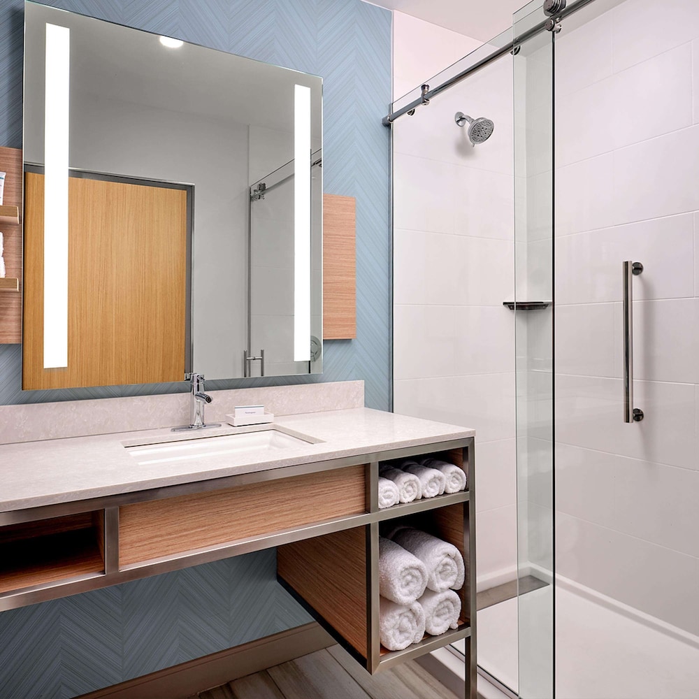 Room, 2 Queen Beds, Accessible (Hearing) - Photo 4