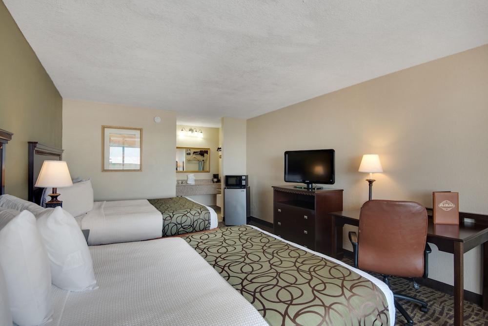 Room, 2 Queen Beds, Non Smoking photo 3