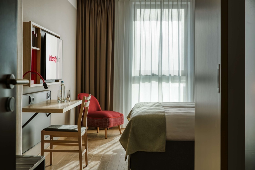 Business Twin Room - Photo 3