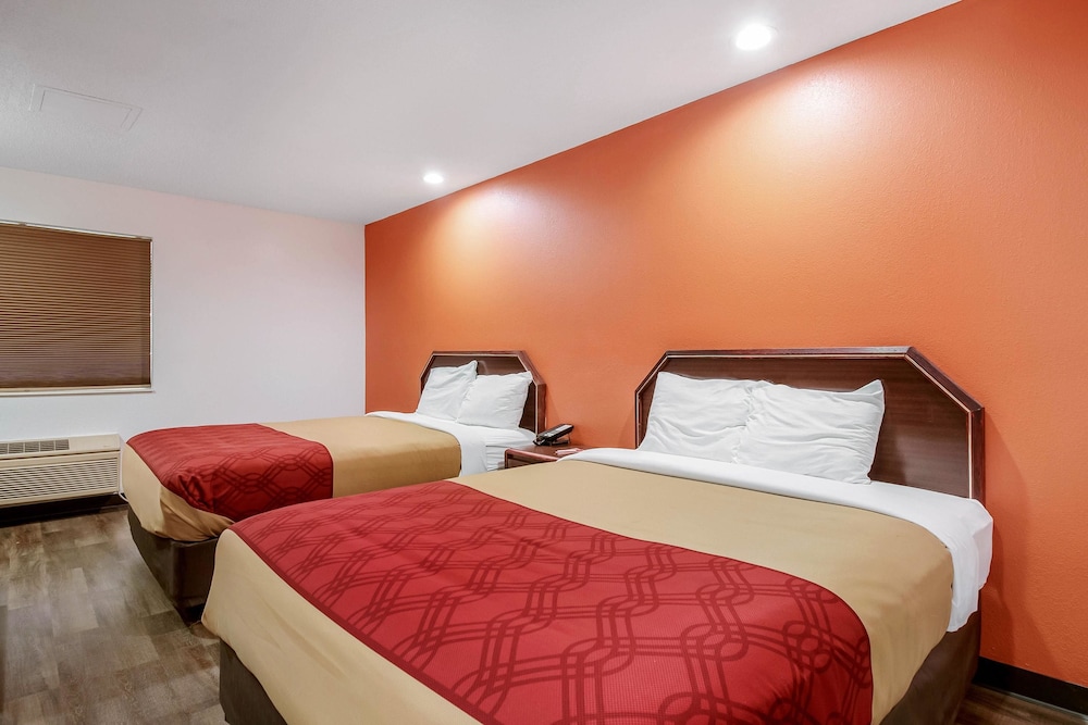 Room, 2 Queen Beds, Non Smoking photo 1
