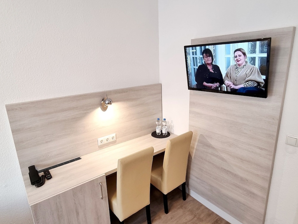 Twin Room - Photo 4