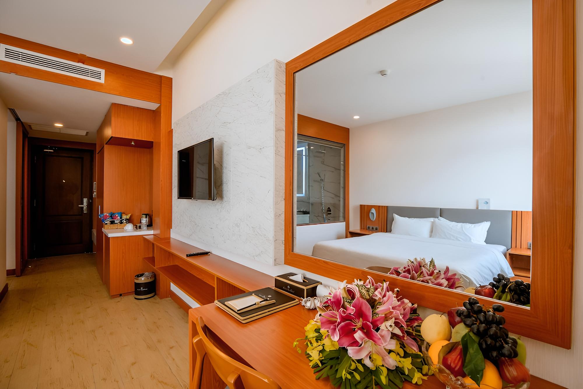 Standard Double Room, City View photo 3