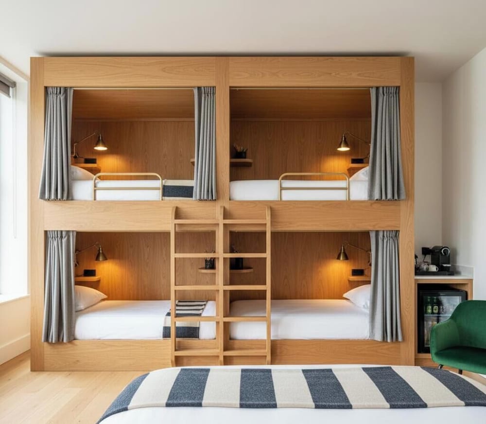 Room, Multiple Beds, Non Smoking photo 1