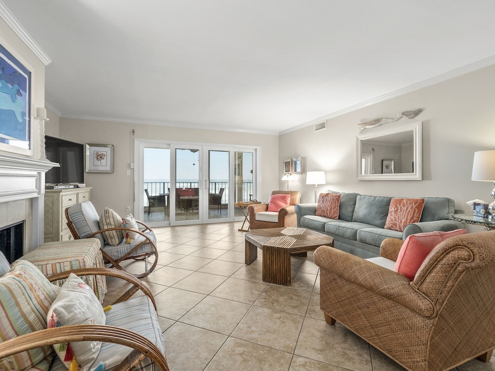 Condo (3 Bedrooms) photo 1
