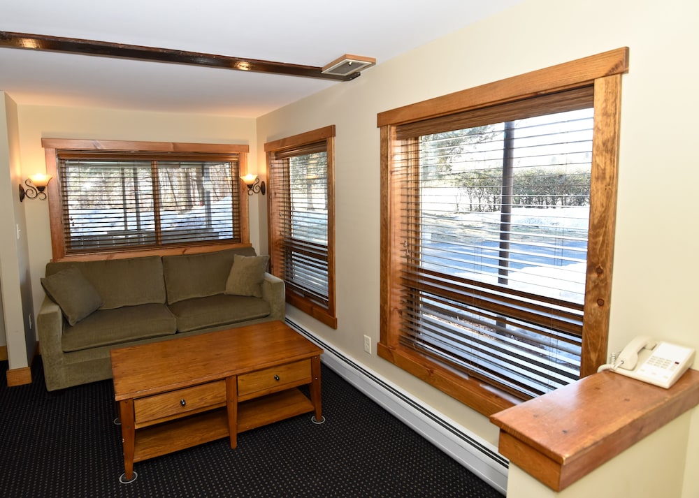 Junior Suite, Mountain View (Not Pet Friendly) photo 3