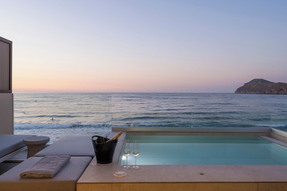 Beachcomber Suite - Beachfront with Private Pool - Photo 23