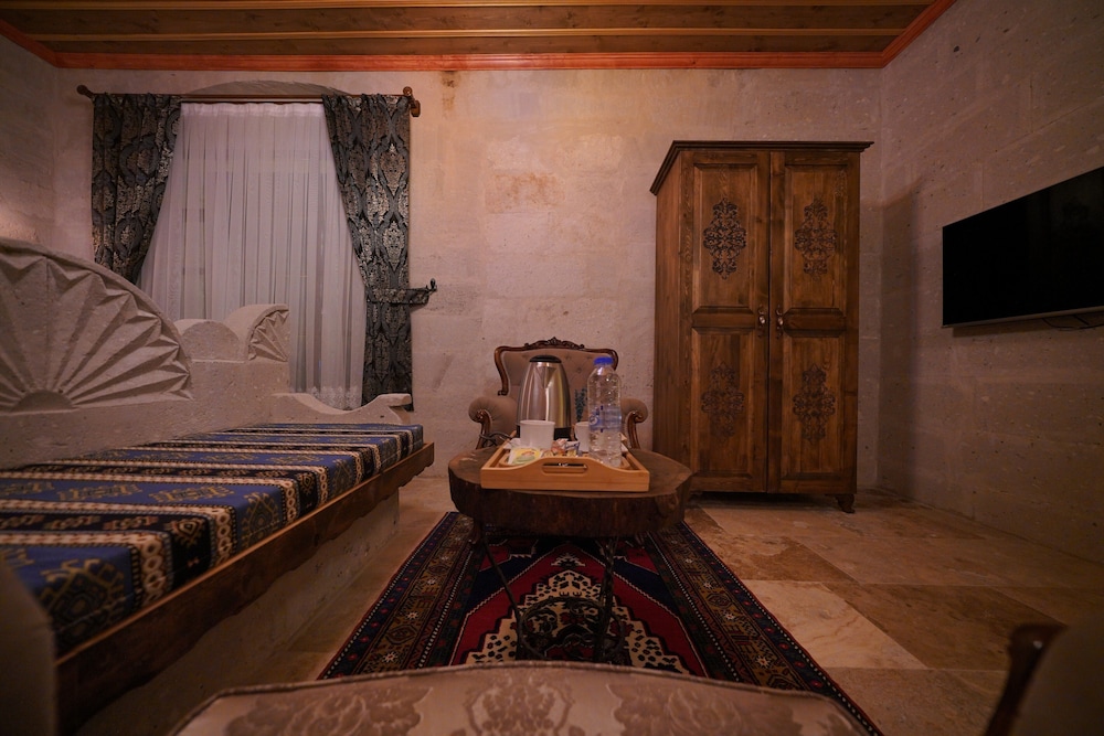 Nazende Hammam Jacuzzi Cave Suite - Photo 2