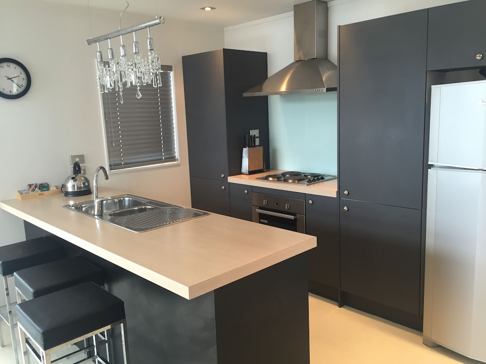 Executive House, 4 Bedrooms, 2 Bathrooms photo 3