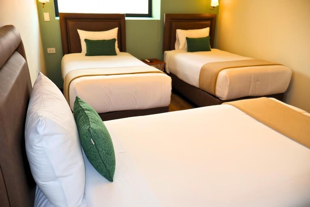 Deluxe Triple Room photo 2