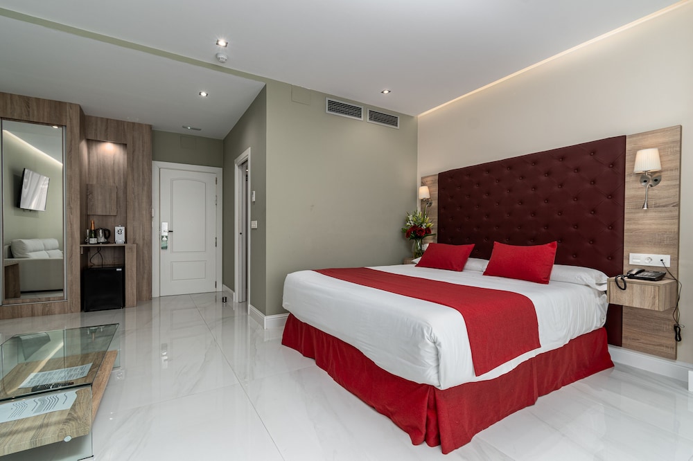 Junior Double Room, 1 Queen Bed - Photo 14