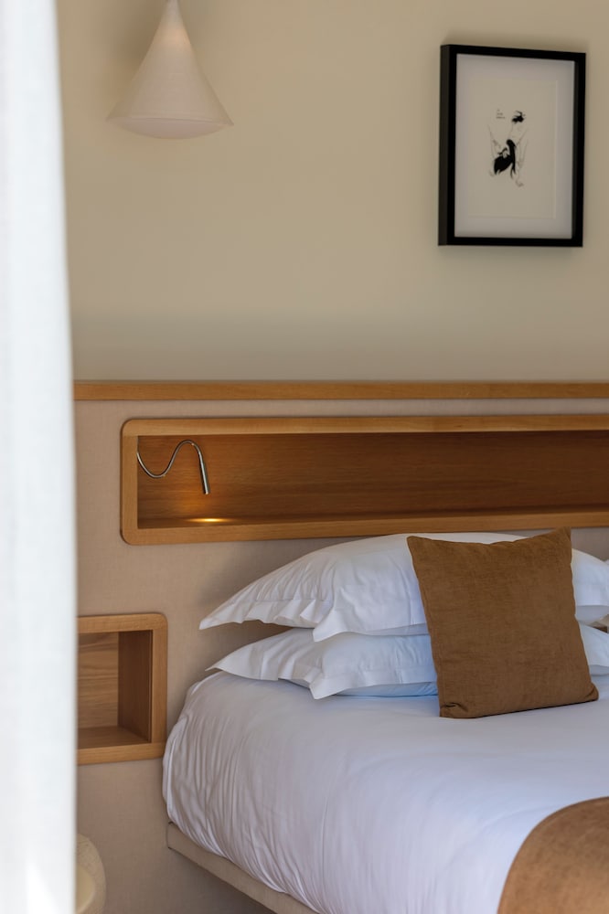 Classic Room, 2 Twin Beds, Pool View Classic Room, 2 Twin Beds, Pool View