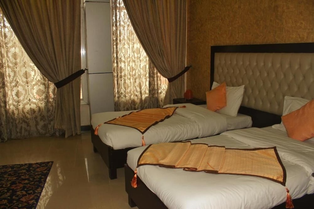 Deluxe Double or Twin Room photo 1
