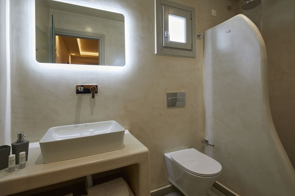 Deluxe Double or Twin Room, Sea View - Photo 13