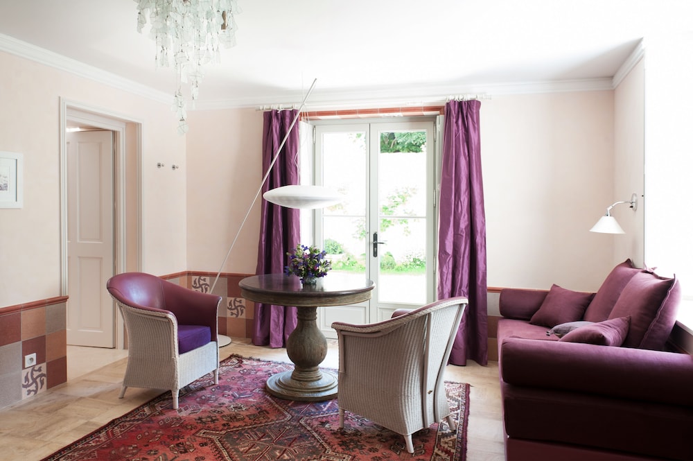Comfort Suite, access Garden (Ocre Mauve)