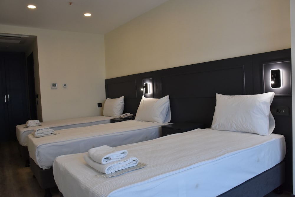 Comfort Suite photo 1