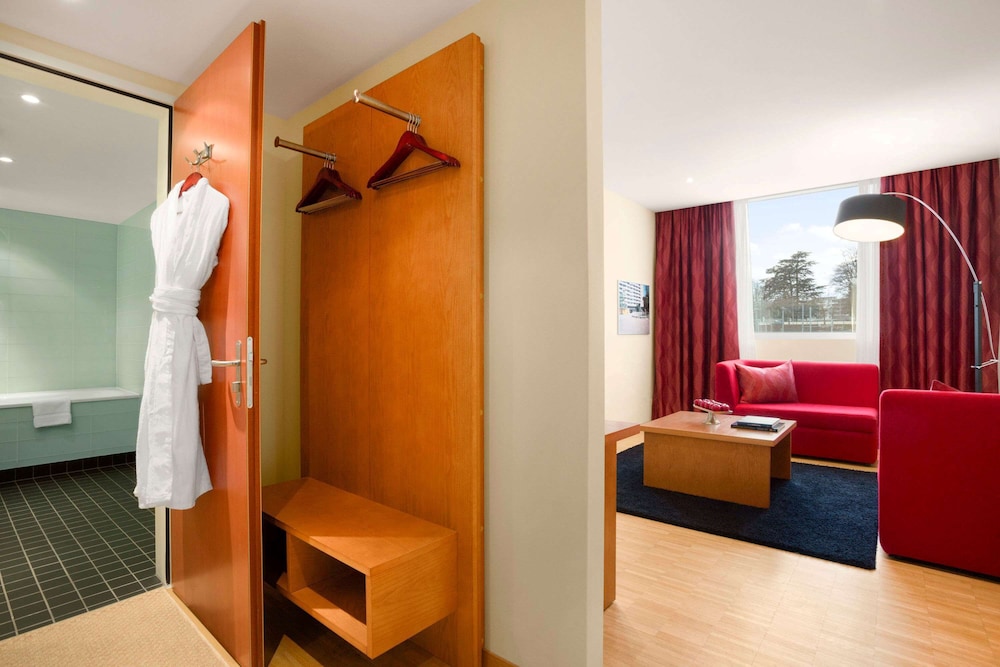 Suite, 1 King Bed with Sofa bed, Non Smoking (2 Rooms) - Photo 1