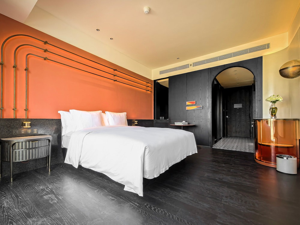 Standard Room, 1 King Bed