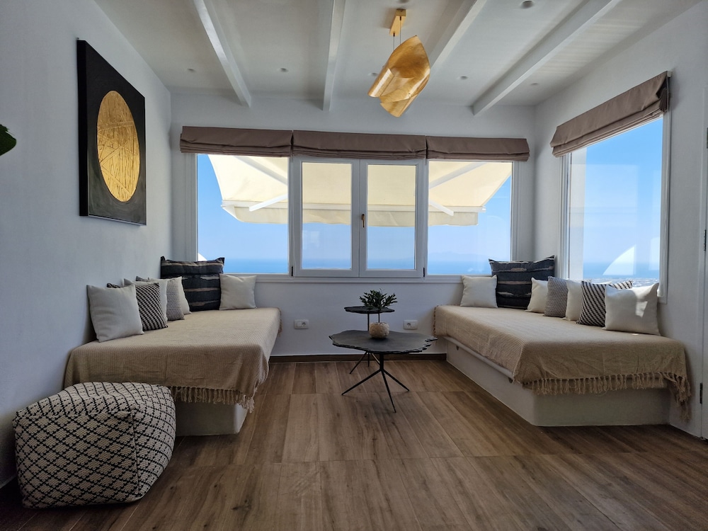 Signature Suite with Outdoor Hot Tub and Sea View - Photo 7