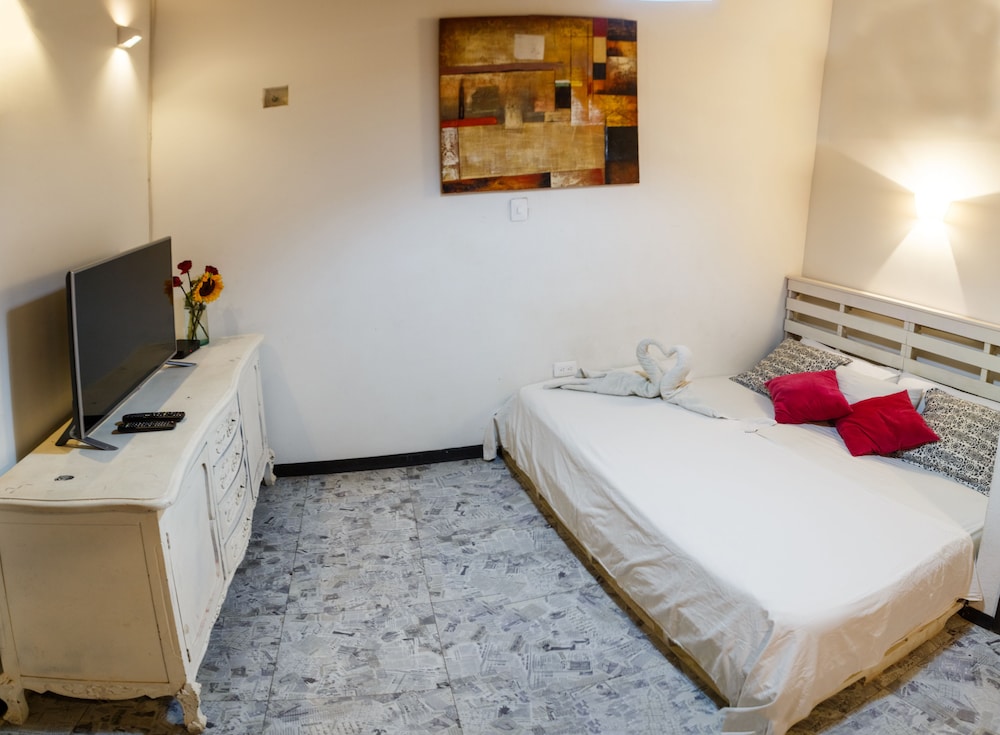 Deluxe Triple Room, Private Bathroom photo 1