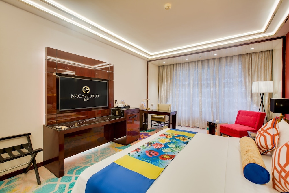 Deluxe Room @ NagaWorld 1 photo 2