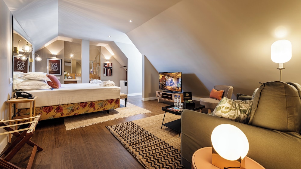 Junior Suite (2Ad+1Chd)