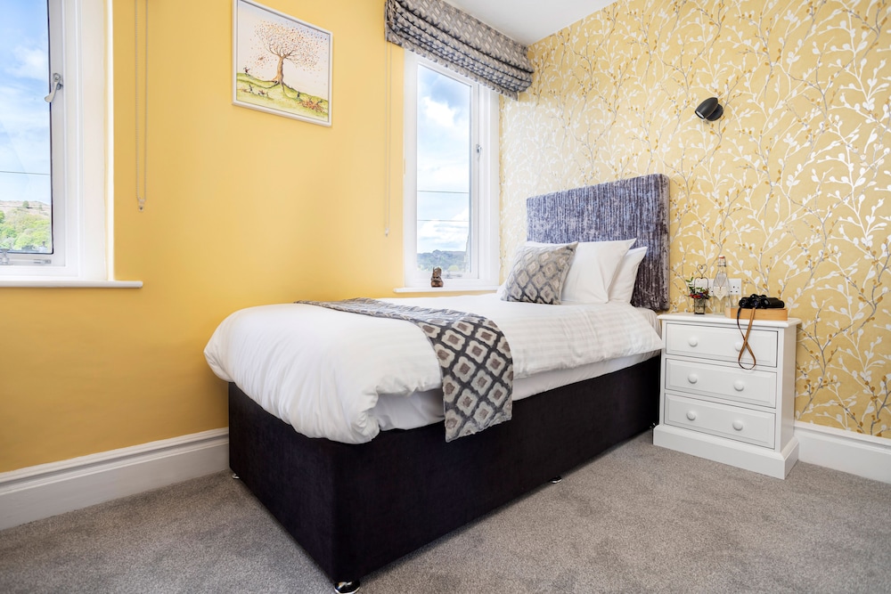 Single Room, Ensuite photo 3