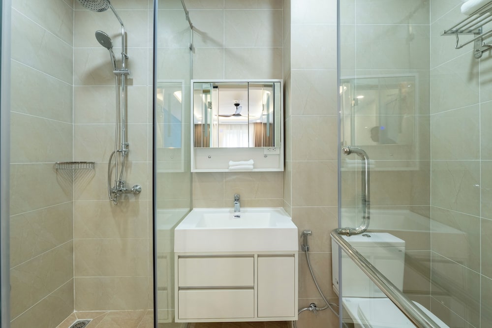 Comfort Triple Room, City View - Photo 3