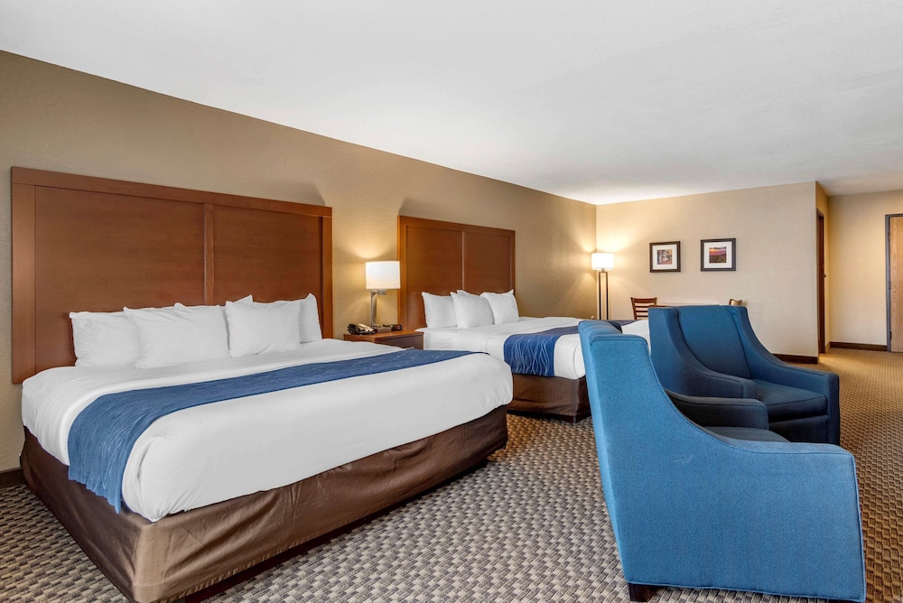 Room, Multiple Beds, Non Smoking - Photo 1