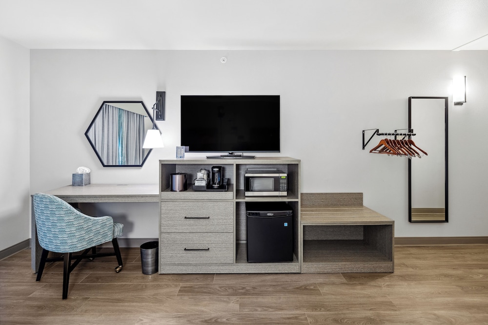 Standard Room, 2 Queen Beds, Accessible photo 2