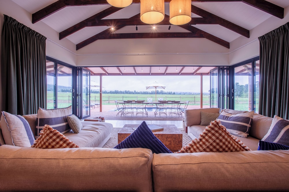 House, 4 Bedrooms, Patio, Mountain View